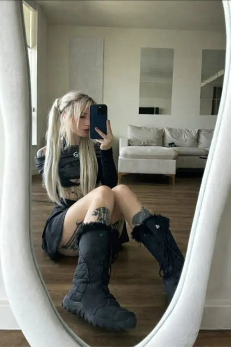 Fawkslily OnlyFans folder