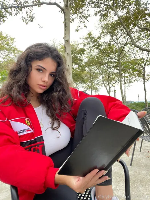 Mati Marooni OnlyFans folder