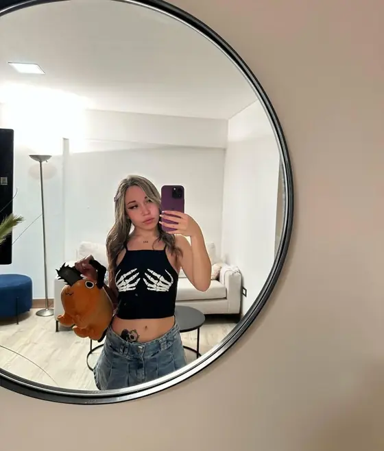 Mewslut OnlyFans folder