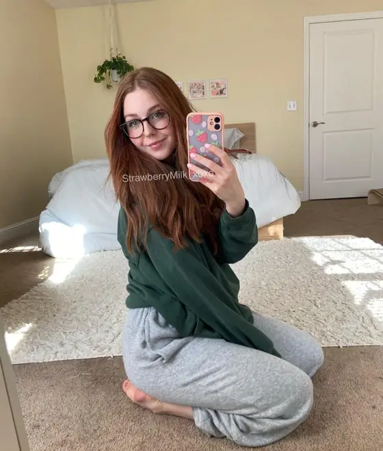 Strawberrymilkxoxo OnlyFans folder